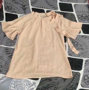 cute peach lace detailing top🤍