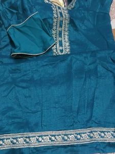 Teal Embroidered Kurta clr is bottle green