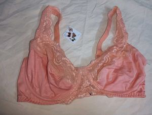 Elegant 🎁🆕Pink Lace Bra