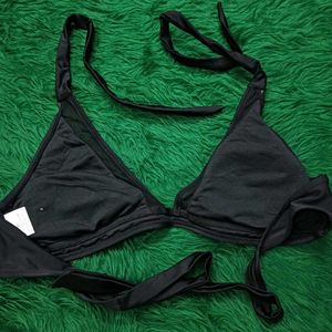 Black🎁🆕 Embroidered Floral Bikini Top