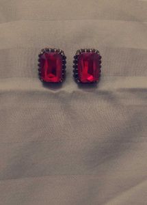 ❣️🌟Beautiful Red &amp; Golden Combination Studs