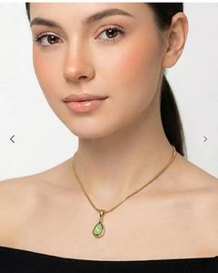 Elegant Green Teardrop Pendant Necklace