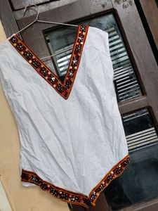 Embellished V-Neck Sleeveless White Blouse
