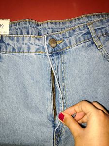 Light wash Gradient flared jeans