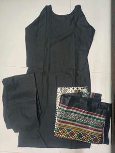 plain Black Kurta with Printed Dupatta