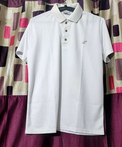 MEDIUM-SIZED MEN'S......WHITE .....T-SHIRT 👕