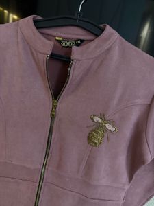 winter Pink Kurta with Bee Embellishment