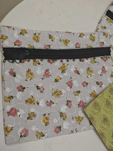 Floral Print Zipper Pouches (Set of 2)