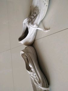 P.T white school shoes used