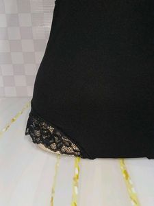 (600)Lace Trim Bodysuit