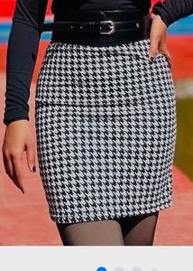 Houndstooth Mini Skirt