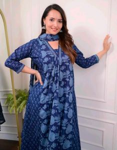 Stylish Blue Floral Print Kurta Set