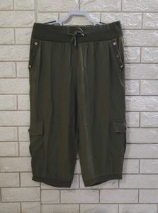 Women's Olive Green Cargo Capri Pants