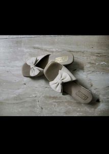 Chic Bow Slip-On Sandals