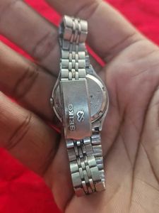 Seiko Quartz Women's Watch need service