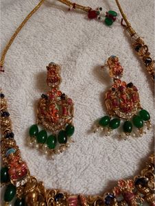 Stunning Kundan &amp; Emerald Necklace Set