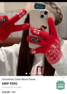 combo of (top and glove)