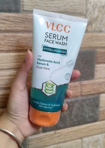 Combo Of 2 VLCC Serum Facewash 300ml
