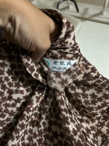 Brown Floral Print Short Sleeve Button-Up Blouse
