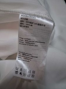 White balloon sleeves top