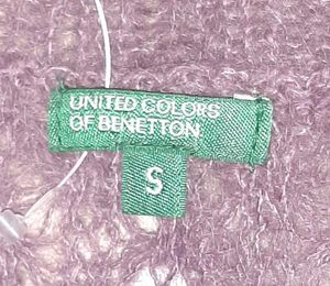 💗 BENETTON Soft Luxe Fuzzy Knit Sweater