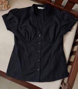 Chic Black Button-Up Blouse - S
