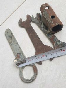 Vintage Wrench Set