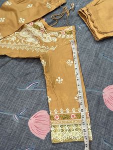 woman cotton Embroidered Kurta Set with orgenza