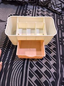 Makeup Organiser