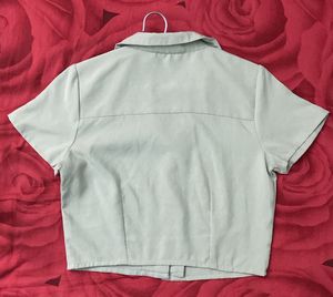DressBerry Women Green Solid Casual Crop Shirt