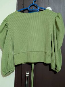 Puff Sleeve Collared Crop Top
