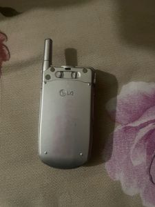 Vintage LG U8110 Flip Phone