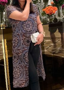 B1G1 beautiful kurti with slit