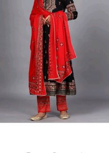 beautiful kurta with dupatta