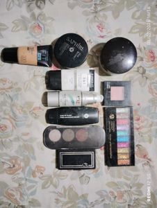 Makeup Bundle - Foundation & Eyeshadows