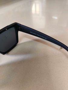 Stylish Black Geometric Sunglasses