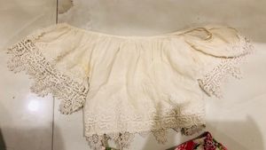 PULL N BEAR OFF SHOULDER CROP TOP IN SIZE M