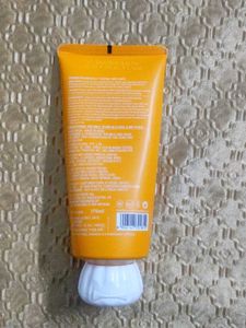 Dot &amp; Key Vitamin C+E Face Wash