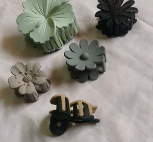 Cute Floral Claw Clips Set