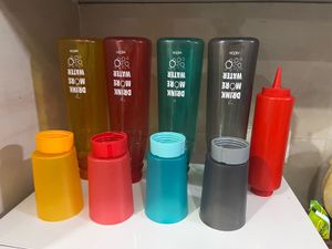 Set of 4 MILTON Water Bottles with Glass