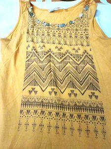 Chic Mustard Sleeveless Kurti – Brand New