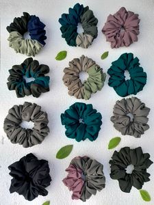 Set of 12 Scrunchies 💞