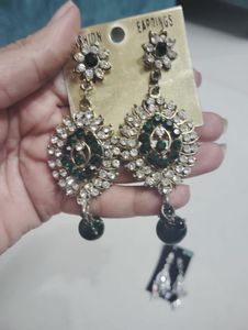 Fashion Earrings - Green &amp; Silver