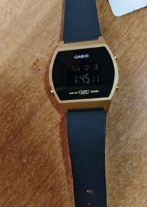 Casio Original Digital Watch - Gold &amp; Black