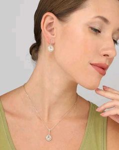 Shein Women Halo Drop Style Pendant Necklace & Ear