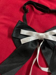 Chic Black &amp; White Bow Tie Accessory