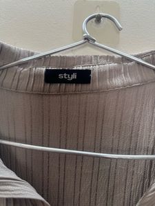Textured Collared Long Sleeve Shirt