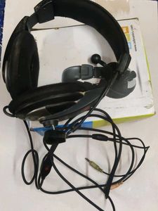 Wired Headphones &amp; Earbud Set