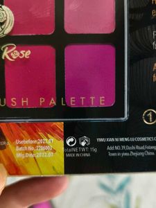 Angel Rose 8 colour blush palette