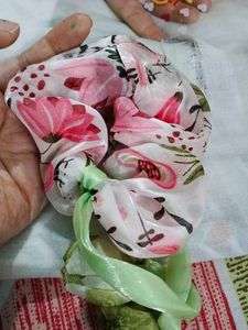 💗Floral Scrunchie &amp; Cute Hair band Set💗
